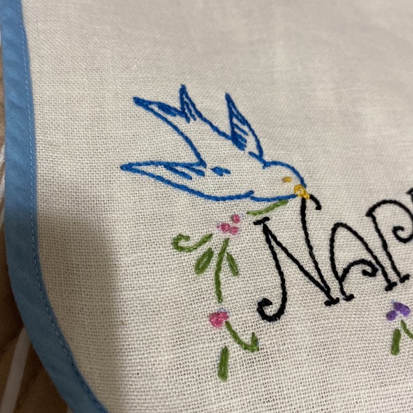 Vintage Hand Embroidered Bluebird Cloth Napkin Holder! - Picture 6 of 6
